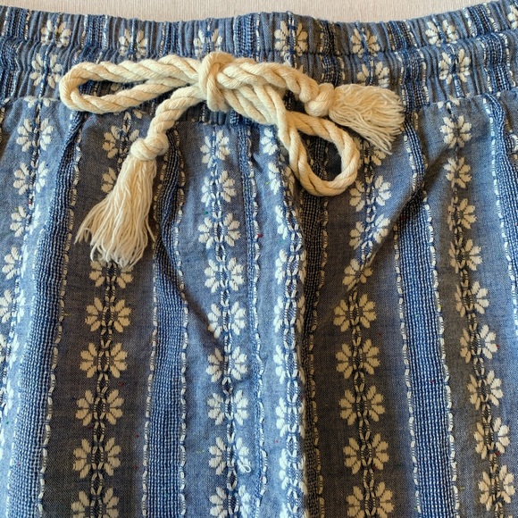 Mossimo shorts - Picture 3 of 6